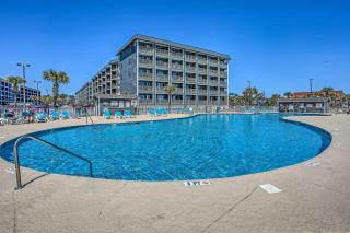 Walk to Myrtle Beach Family Condo with Balcony - Myrtle Beach - 8