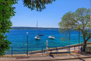 Apartment Beachfront Selce - Selce - 9