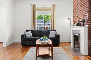 Cozy 1st-Floor Flat 2BR Backyard Free Parking - 2