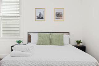 Cozy 1st-Floor Flat 2BR Backyard Free Parking - 7