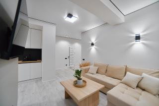 Modern 2-BR Balcony-View Apartment with Coffee Station and more - GrandStay - Chişinău - 9