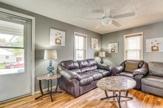 3 Mi to Dtwn Fort Wayne Home with Deck and Yard! - Fort Wayne - 6