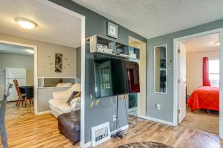 3 Mi to Dtwn Fort Wayne Home with Deck and Yard! - Fort Wayne - 5