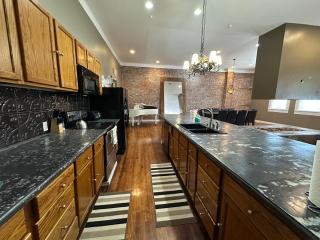 The Brick-Road Penthouse - Kokomo - 7