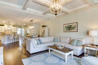 Shuttle to Beach Ocean View Home with Patio - Ocean View - 6