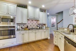 Shuttle to Beach Ocean View Home with Patio - Ocean View - 1