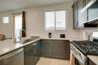 9 Mi to Westgate WFH-Friendly Apt in Tolleson! - Cashion - 2