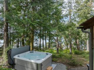Magical Beachfront, Hot Tub, Private, Spacious - Eastsound - 5