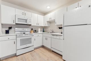 Simplicity At The Rim 1310 I Spacious 1 Bed 1 Bth - San Antonio - 1