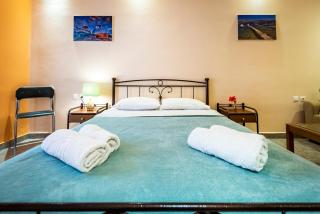 Elefteria Hotel - Agia Marina - 1