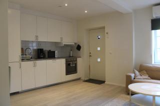 Cozy City Stay Steps from the Beach & Transit - Abbekås - 5