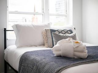 515 - Harlow - Blue Bliss Cozy Apartment with Gym Amenities - Columbus - 6