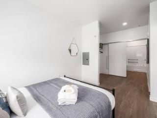 515 - Harlow - Blue Bliss Cozy Apartment with Gym Amenities - Columbus - 4
