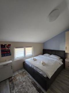 Dadis Apartment - 4