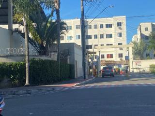 Apartamento com AR Condicionado, Condomínio aconchegante com piscina 2 Qts - Serra - 8