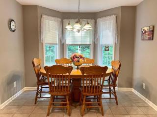 Country Chic- 4 BR Home-Quiet Country Road - Pleasant View - 7