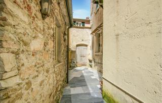 2 Bedroom Stunning Apartment In Seravezza - Seravezza - 2