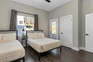 Gorgeous New Nash Home - Rooftop Views - Hot Tub - 6