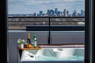 Near Honky Tonks - Rooftop Hot Tub - Skyline Views - 9