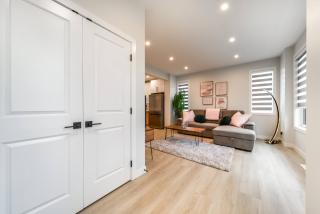 ExoticLUSHquietRetreatKingBed|WIFI|Parking|WEM - Edmonton - 9