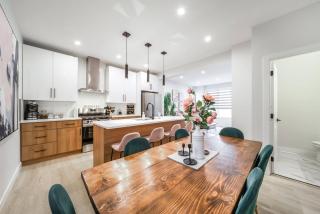 ExoticLUSHquietRetreatKingBed|WIFI|Parking|WEM - Edmonton - 4
