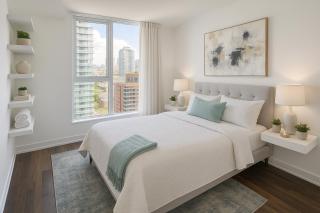 Luxury 2BR Condo Steps to Waterfront and Dining - Vancouver - 4