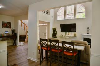 Cozy townhouse near great restaurants! - Lawrenceville - 9