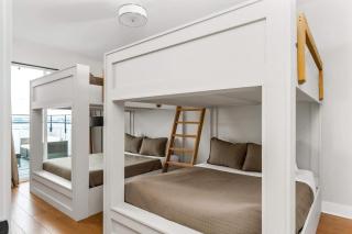 Private Hot Tub - Spacious Home - Hosts 12 Guests - 6