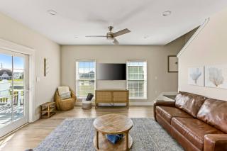 Beach Bliss Awaits | Stylish, Bright & Relaxing! - 5