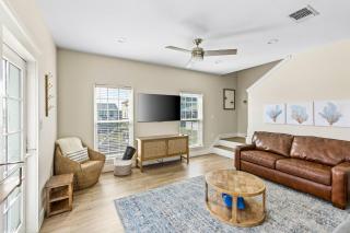 Beach Bliss Awaits | Stylish, Bright & Relaxing! - 1