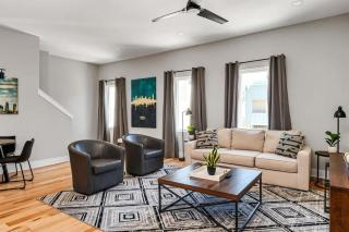Spacious Nash Home for 12 Guests with Rooftop Views and Hot Tub - Nashville - 4