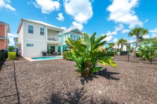 Seashell Cream Cottage With Private Pool Near Disney With Margaritaville Resort Island H2O Access - 8037St - Orlando - 1