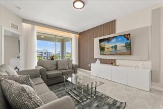 3 Bedrooms 2 Bathrooms Storey Lake 3180-308 - 2