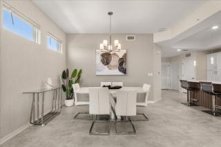 3 Bedrooms 2 Bathrooms Storey Lake 3180-308 - 1