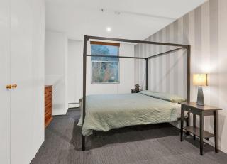 Acacia QVM - Free Parking - Melbourne - 3