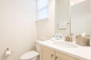 Cozy Peach Cottage Near Disney With Margaritaville Resort Island H2O Access - 8029Dr - Orlando - 2