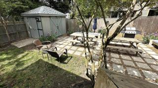 Pet Friendly And Steps To The Bay - 7