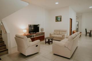 Sibu Permai Jaya 500Mbps 10pax 4BR - No Wedding Activities Allowed - 4