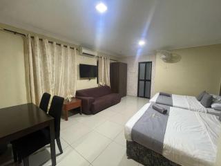 Radiant Heights Hotel by KK Inn - 3