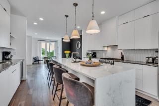 2 Homes - Sleeps 15 Guests - 2 Miles to Honky Tonks - Nashville - 8