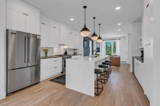 2 Homes - Sleeps 15 Guests - 2 Miles to Honky Tonks - Nashville - 1
