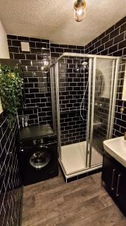 Golden Hop Apartments - 6