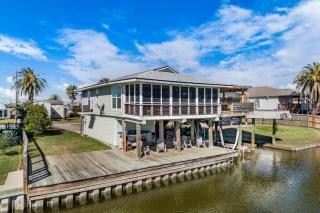 Dock Holiday: A Retreat That’s Always in Season! - 6