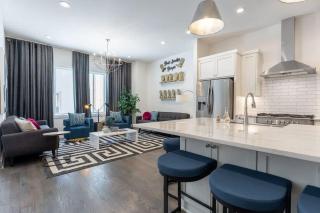 King Bed - Parking - 3 Miles to Lower Broadway - Nashville - 5