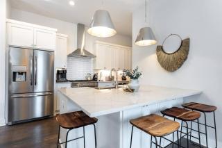 Whiskey in a Wine Glass-Country Inspired Nash Home - Nashville - 9