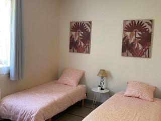Maison de Vacances Confortable, Plage à Pied - La Tranche-sur-Mer, 6 Pers., Wifi, Parking, 500m² Terrain - FR-1-22-364 - 1
