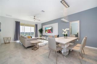 Magical and Elegant Disney-Themed Home in ChampionsGate 15 Min from Disney World - 9