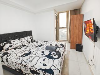 Cozy Gold Coast 1BR PIK Apt with Pool & Gym by 2ndHome - Jakarta - 0