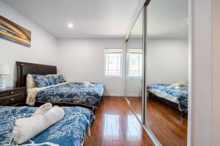 40 ppl 2 houses 13 Bedrooms btw Disney Hollywd - Monterey Park - 6