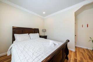 40 ppl 2 houses 13 Bedrooms btw Disney Hollywd - Monterey Park - 2